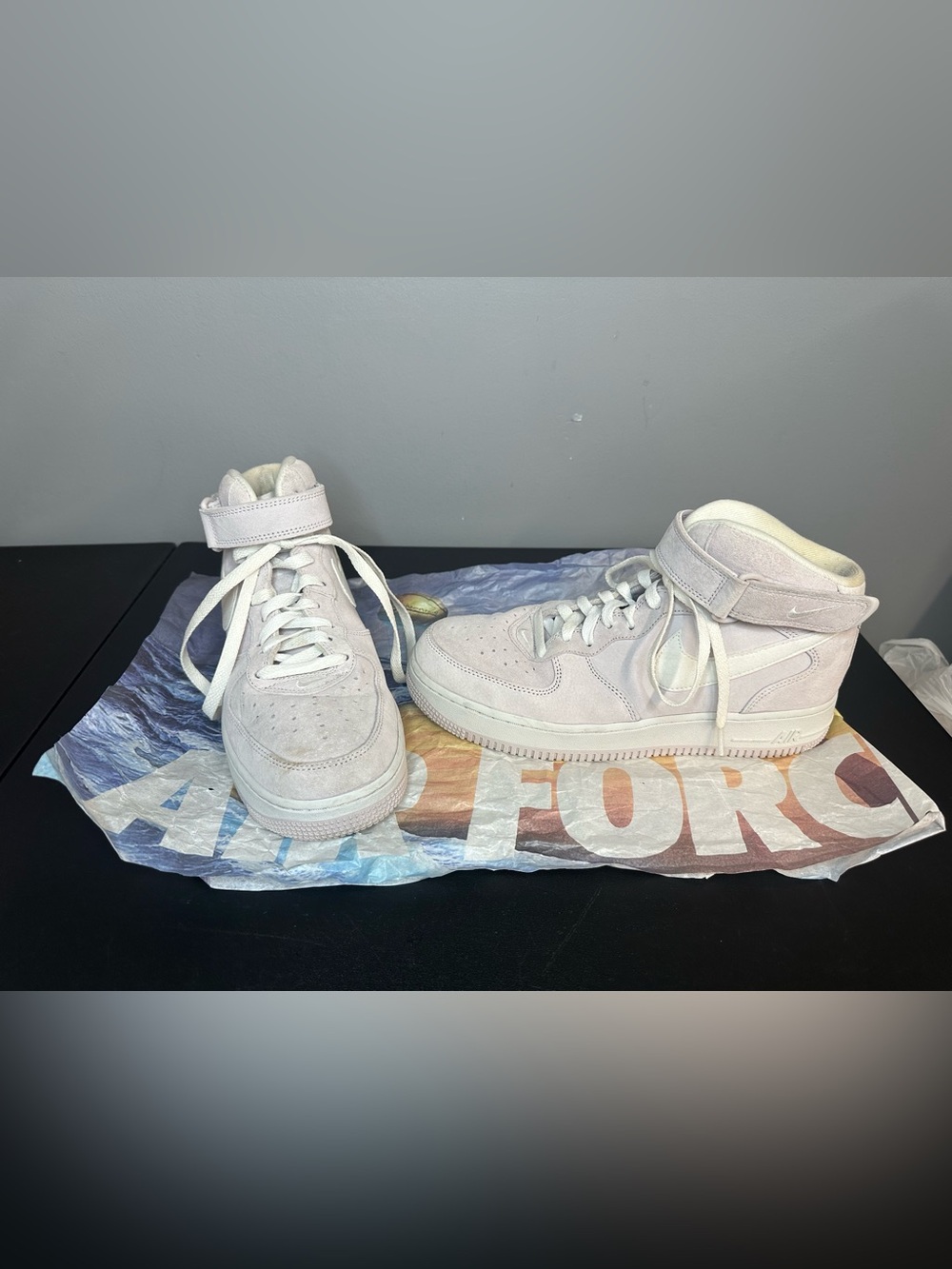 Nike Air Force 1 Mid 'Venice' sneakers  featuring a light lavender-pink suede